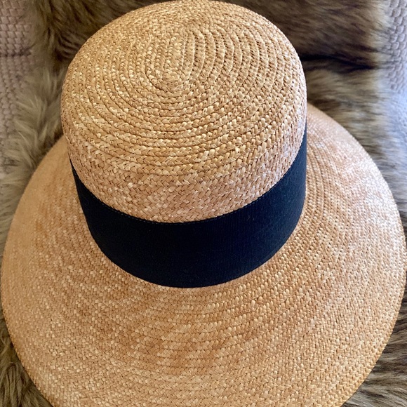 Betmar Accessories - ✨Straw Full Coverage Wide Brim Hat adorned w/bow✨